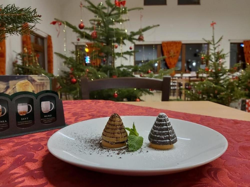 Pension A Restaurace U Sousedu Strazny Esterno foto